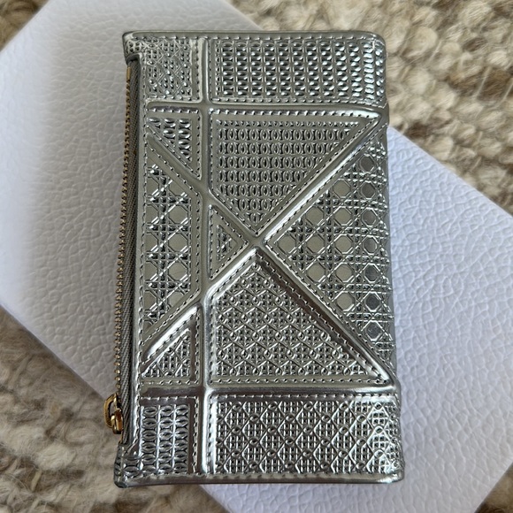 Christian Dior Diorama Wallet - Picture 4 of 5